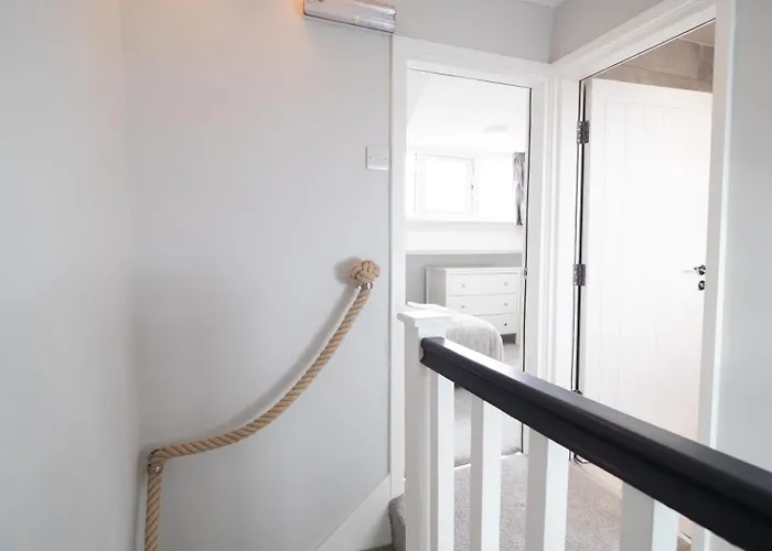 Sea View House プツク